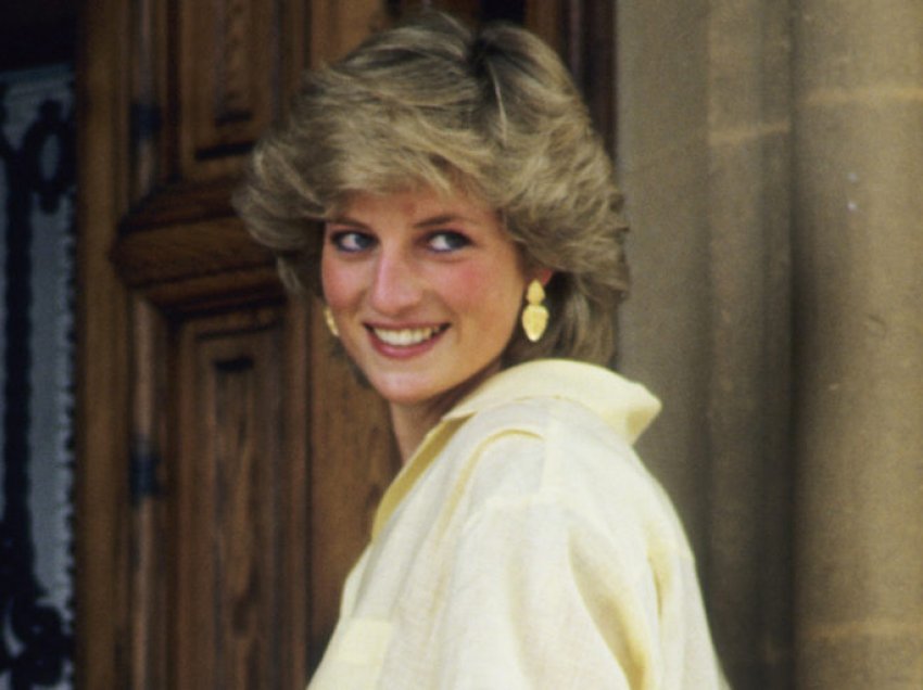 Gjashtë traditat që Princeshë Diana i ndryshoi njëherë e përgjithmonë në familjen mbretërore