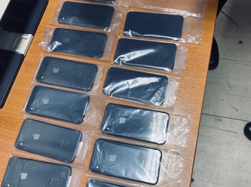 Han i Elezit/ 25 Iphone X konfiskohen nga Dogana