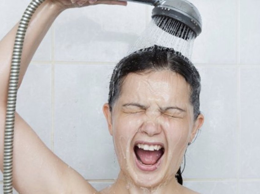 Pse duhet të bëni dush te ftohtë çdo mëngjes? Këto janë benefitet