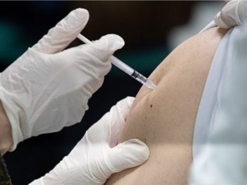 Në Gjakovë sot fillon vaksinimi i punëtorëve shëndetësorë