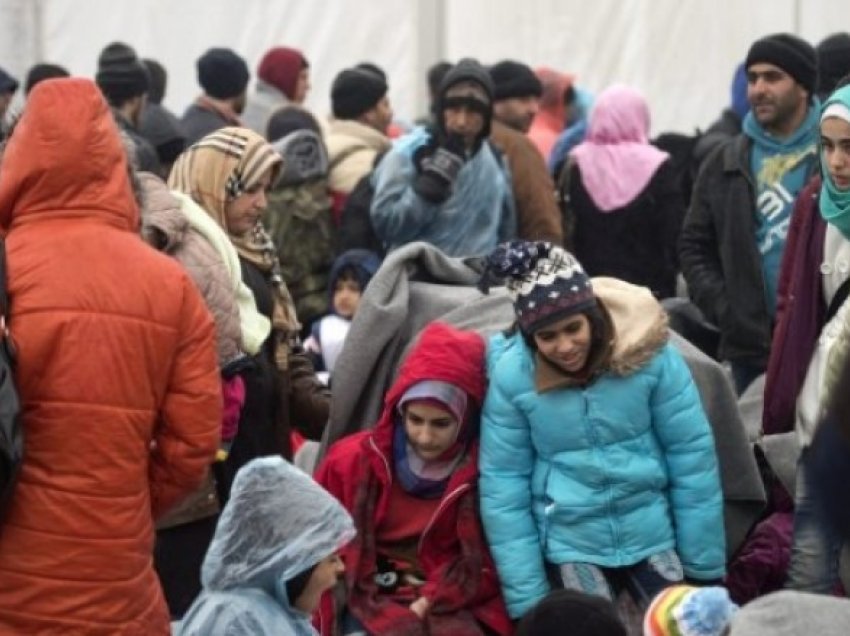 Sërish lëvizje të refugjatëve në kufirin mes Maqedonisë së Veriut dhe Greqisë