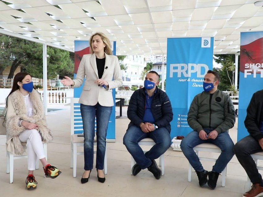 Ina Zhupa me të rinjtë e PD-së në Sarandë: Rama e la Shqipërinë në vend-numëro, këto zgjedhje për të ardhmen tonë në BE