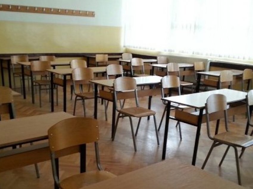 Për dy javë, 11 shkolla në Prishtinë kalojnë në skenarin 'A' dhe 'B'