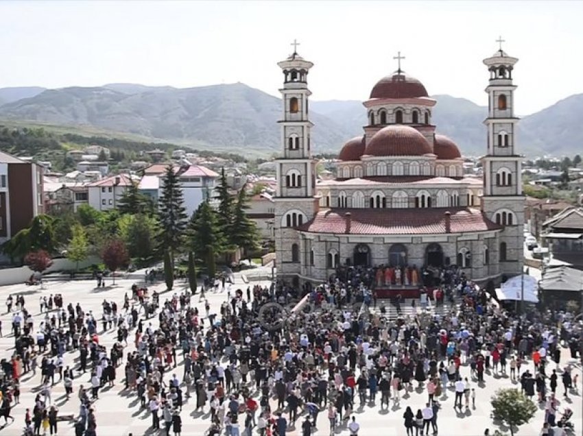 Pashka Ortodokse “ringjall” Korçën, qyteti “i prenotuar” nga pushues e vizitorë nga i gjithë vendi