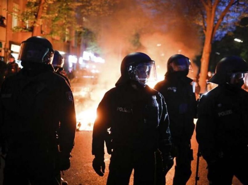 Mbi 50 policë të plagosur, 250 të arrestuar në trazirat e 1 Majit në Berlin