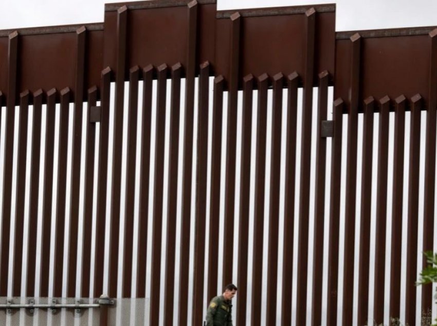 Polemikat mbi murin kufitar mes SHBA dhe Meksikës