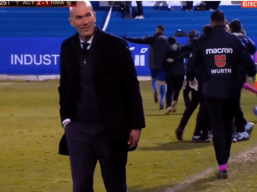 Zidane motivon lojtarët e Realit