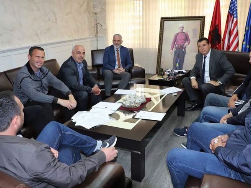 Bahtiri priti në takim këshillin protestues të ndërmarrjes “Trepça”