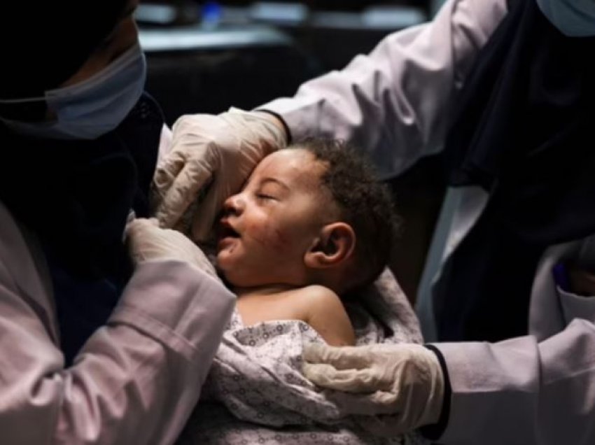 Pamjet që po bëjnë xhiron e botës, foshnja 5-muajsh nxirret i gjallë nga rrënojat në Gaza