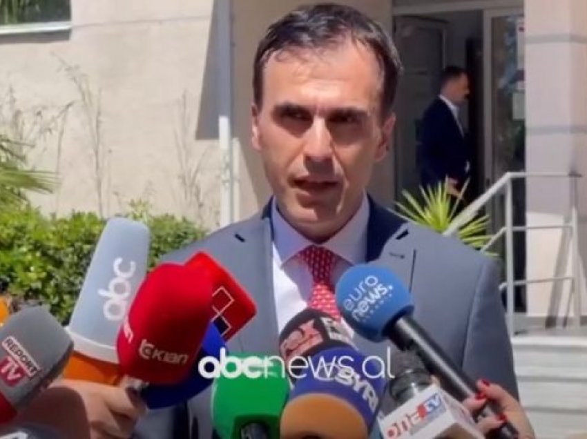 Pas Fierit, Olsian Çela takime me prokurorët në Vlorë