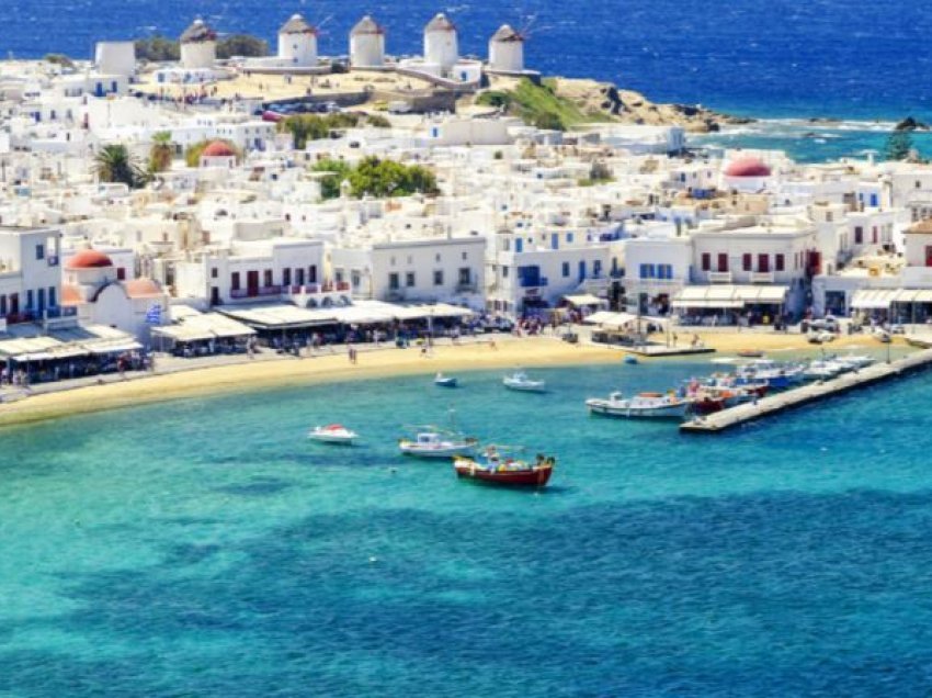 COVID dhe turizmi në Greqi, mbërrijnë turistët e parë në ishullin Mikonos