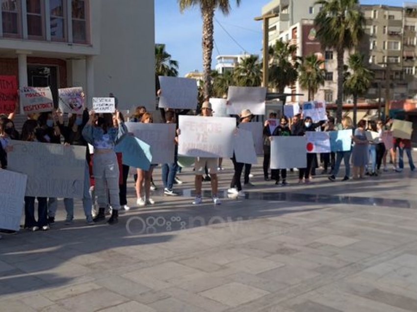 Përdhunimi i 15-vjeçares në Mirditë, marshim kundër abuzimeve seksuale edhe në Durrës