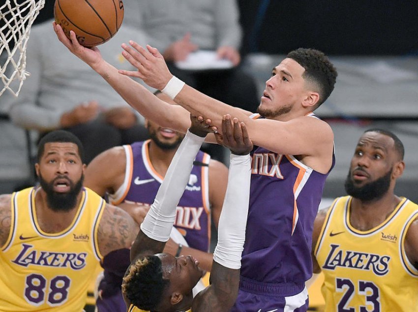 Lakers humbin duelin e parë në “Play Off” nga Phoenix Suns