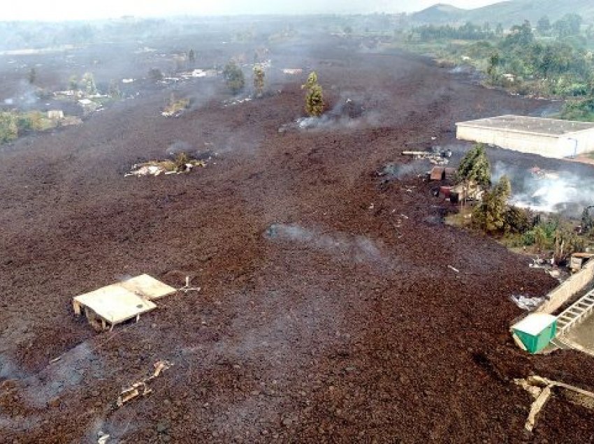 Dhjetëra viktima nga shpërthimi i vullkanit në Kongo, qindra shtëpi të mbuluara nga hiri dhe lava