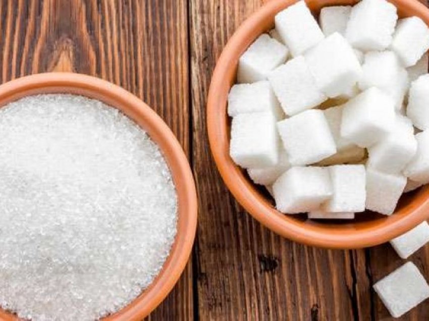 Çfarë i ndodh trupit kur ndaloni së ngrëni sheqer?