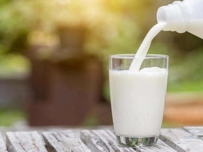 Pijeni një gotë qumësht çdo ditë, iu mbron nga sëmundjet e zemrës