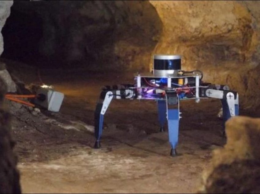 Studentët australianë prodhojnë merimangën-robot për hulumtimin e shpellave