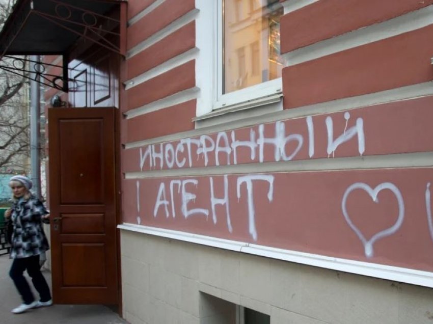 Grupi rus i të drejtave të njeriut thotë se rrezikon të mbyllet prej ligjit për 