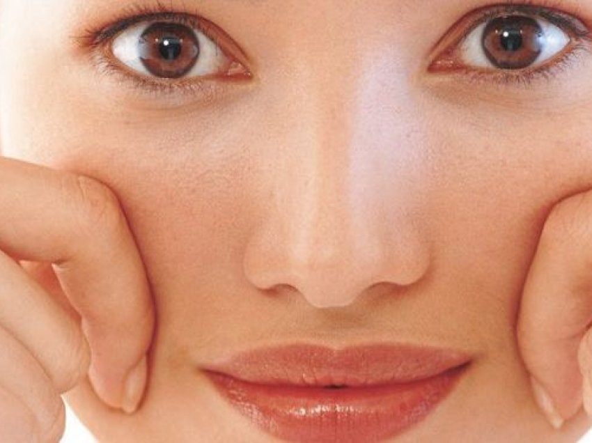 8 mënyra se si të dobësoni fytyrën tuaj