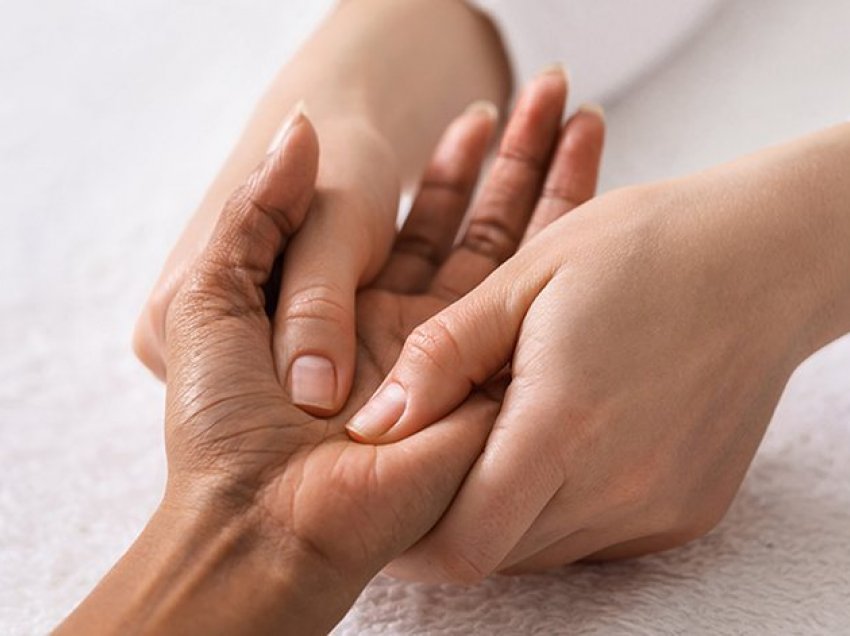 Metoda e lashtë japoneze thotë se çdo problem në trup zgjidhet me një masazh dore