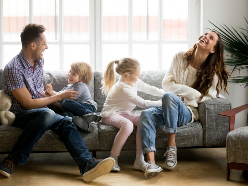 Lumturia në familje – 12 këshilla që do të iu ndihmojnë të krijoni një familje harmonike