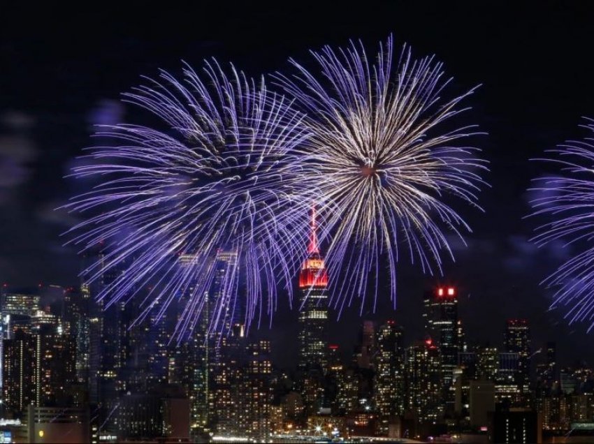 Nju Jorku rikthen festën e Vitit të Ri