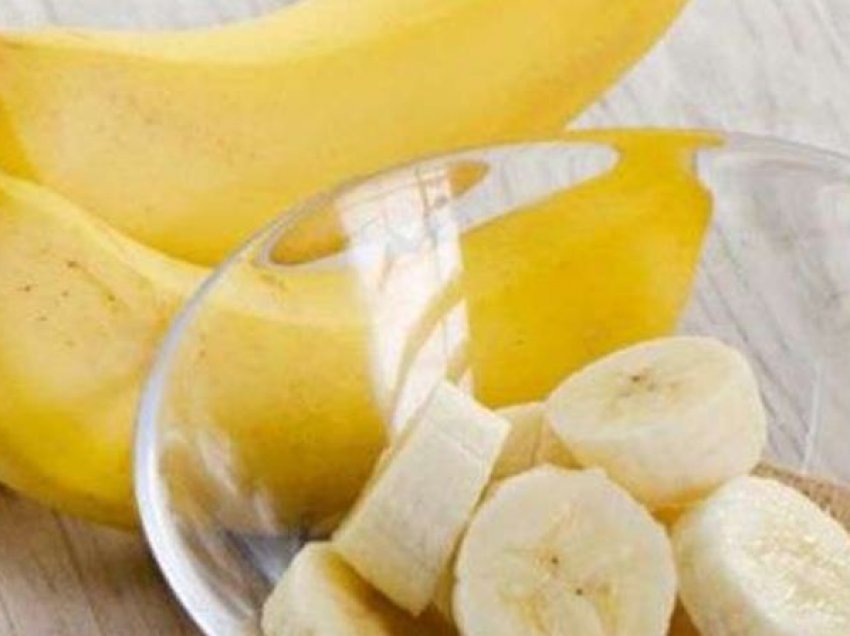 A duhet ngrënë banane me stomakun bosh në mëngjes?