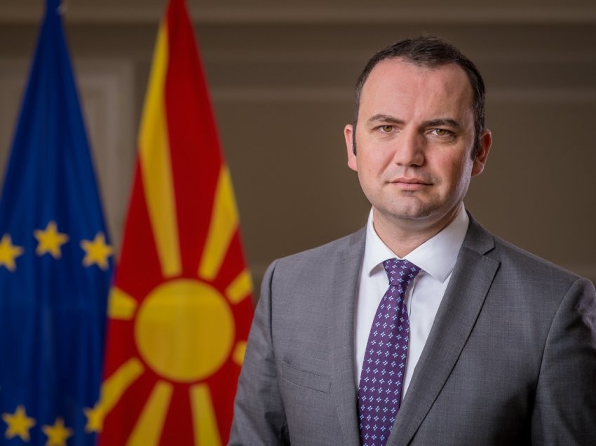 Ministri i Jashtëm i Maqedonisë: Familjarët presin informata zyrtare