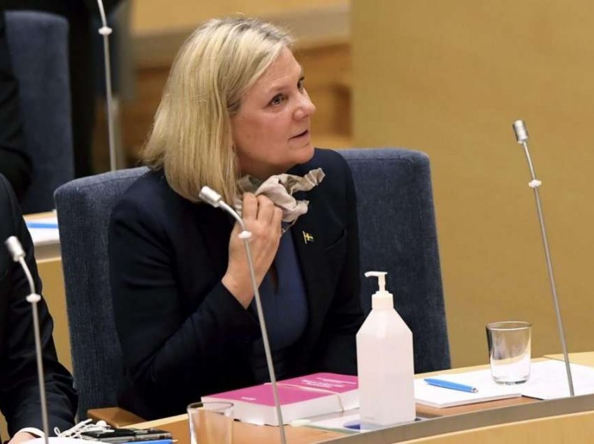 Jep dorëheqje disa orë pas marrjes së detyrës kryeministrja e parë grua e Suedisë