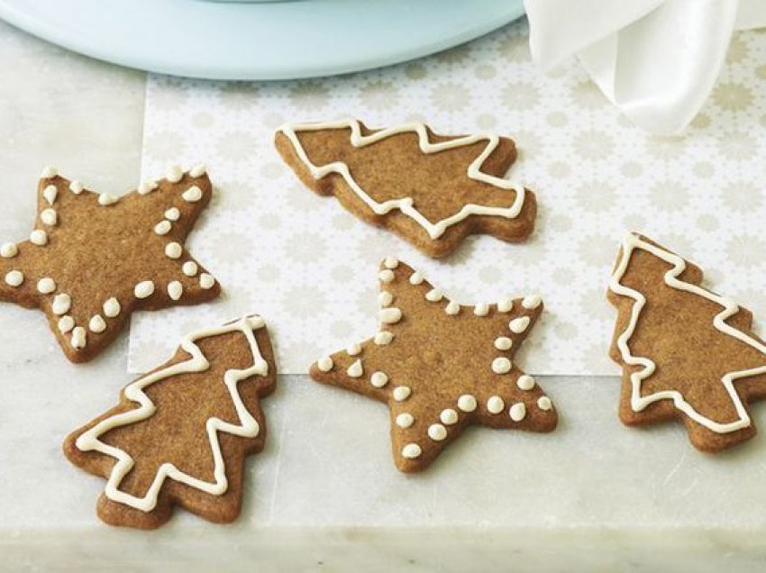 Nuk është herët për biskotat e Krishtlindjes; Ja si mund t’i bëni ato bashkë me fëmijët