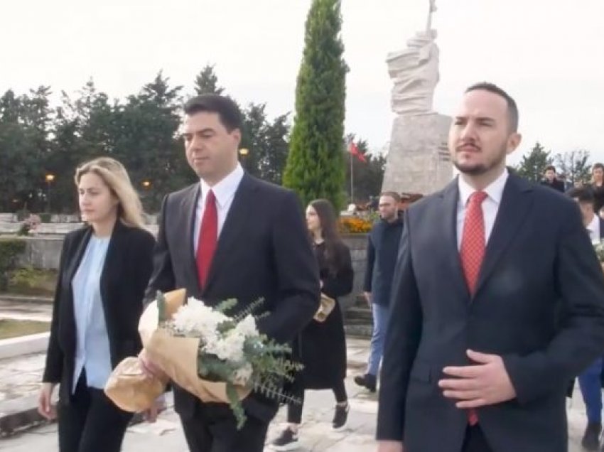 Basha uron shqiptarët: Gëzuar 28 nëntorin! Zoti e bekoftë flamurin tonë kombëtar