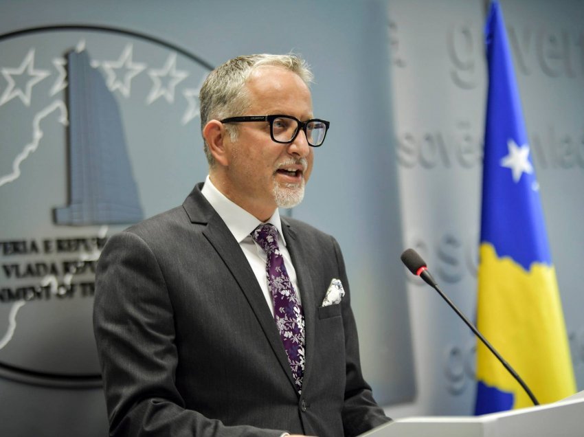 Ish-ministri i Shëndetësisë flet për largimin e Arben Vitisë