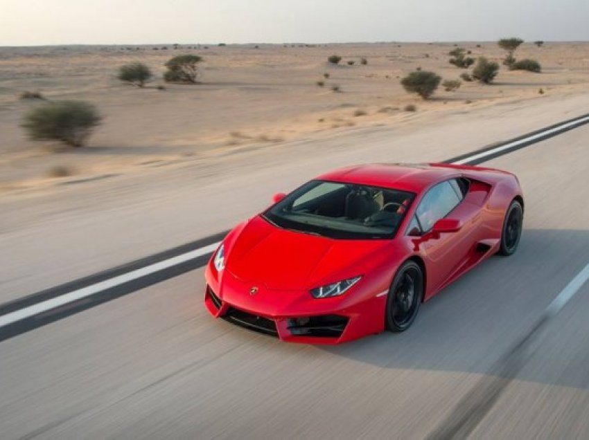 ​Konfiskohet Lamborghini pasi shoferi po ngiste 236 kilometra në orë
