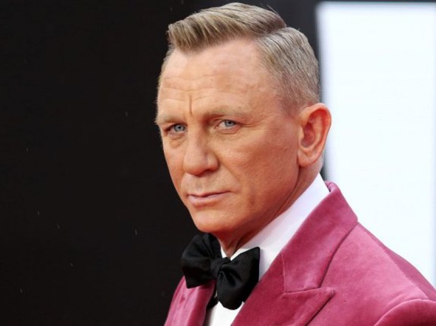 Daniel Craig tregon se frekuenton vetëm baret e homoseksualëve dhe ka një arsye të rëndësishme