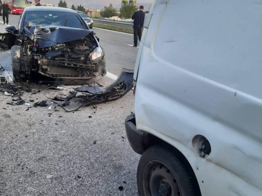Aksident i rëndë trafiku në autostradën Shkup-Tetovë, 1 viktimë dhe disa të plagosur