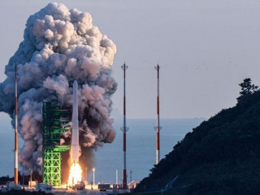 Lëshohet nga Koreja e Jugut raketa e parë hapësinore “prodhim vendor”