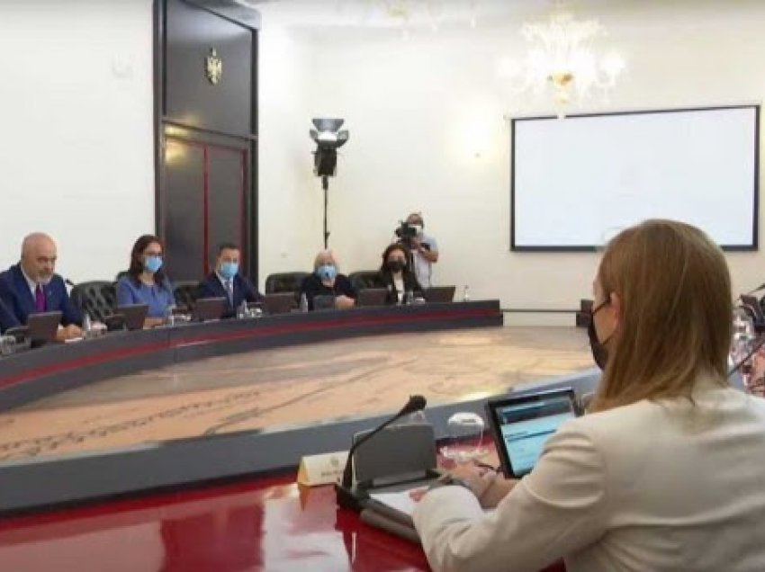 ​Shqipëri, miratohet projekt-buxheti 2022, rritje pagash për disa kategori