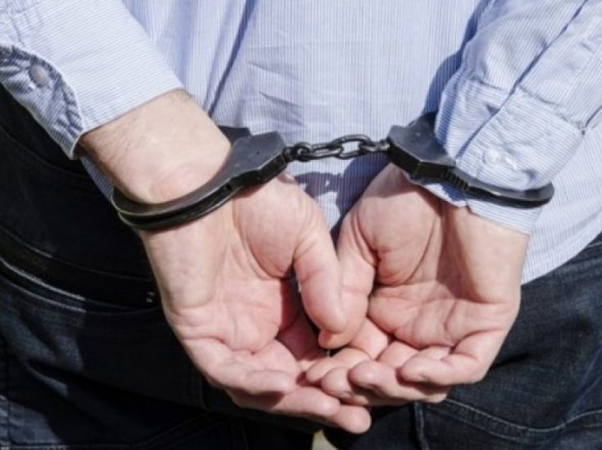 Arrestohet shtetasi i Serbisë, i ofroi 10 euro ryshfet zyrtarit të Policisë së Kosovës  