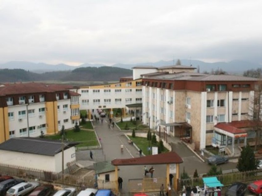 ​9 pacientë nga Shqipëria vazhdojnë trajtimin nga COVID-19 në Spitalin e Gjakovës