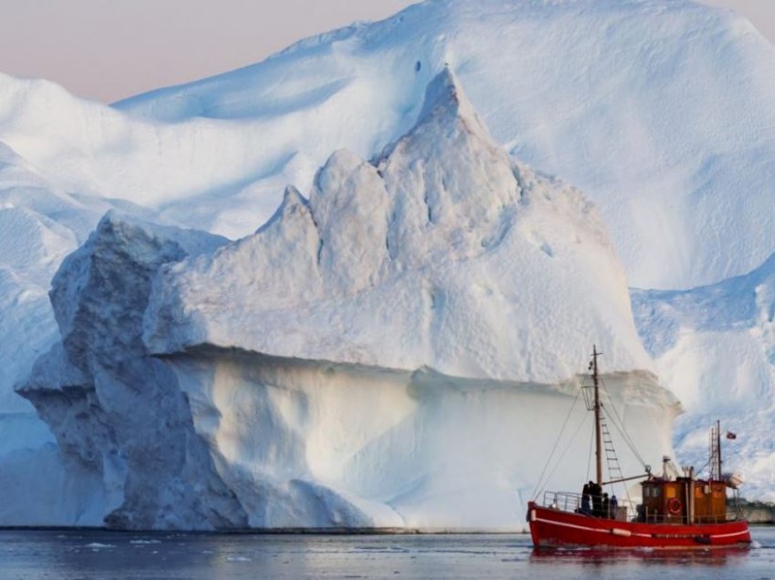 Pavarësisht ngrohjes globale, meteorologu: Shtresa e akullit në Antarktidë dhe Arktik në shifra rekord