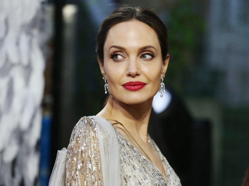 Pasi iu bashkua Instagram-it, Angelina Jolie publikon foton e rrallë të fëmijëve