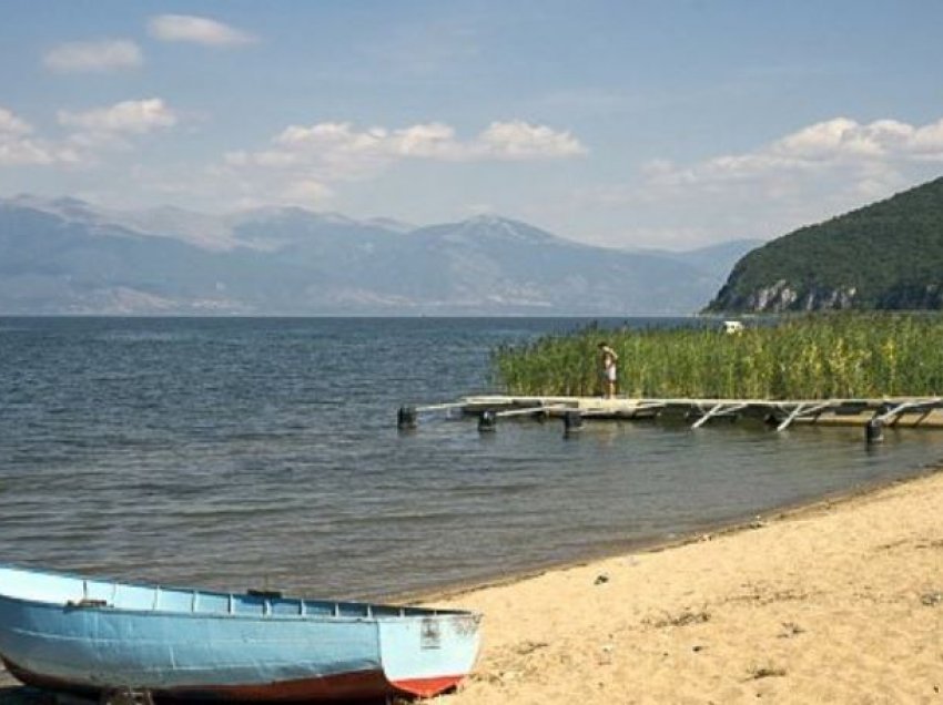 Doli me varkë, mbytet 45-vjeçarin në Liqenin e Prespës