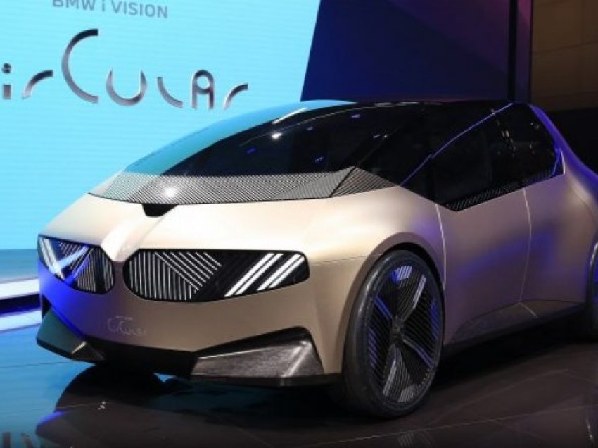 BMW prezanton veturën elektrike, ajo është prodhuar nga materialet 100% të riciklueshme