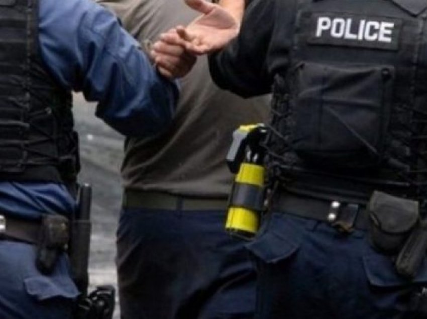 Për kanosje në Skenderaj, arrestohet 20-vjeçari
