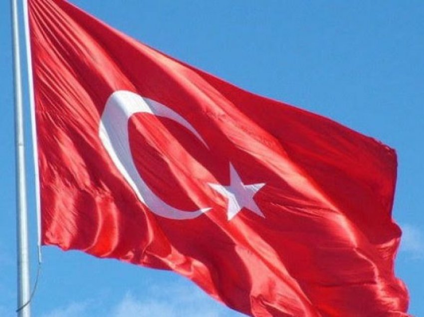 Ukraina do t’i kërkojë Turqisë të mos lejoj anijet ruse në hyrje të Detit të Zi