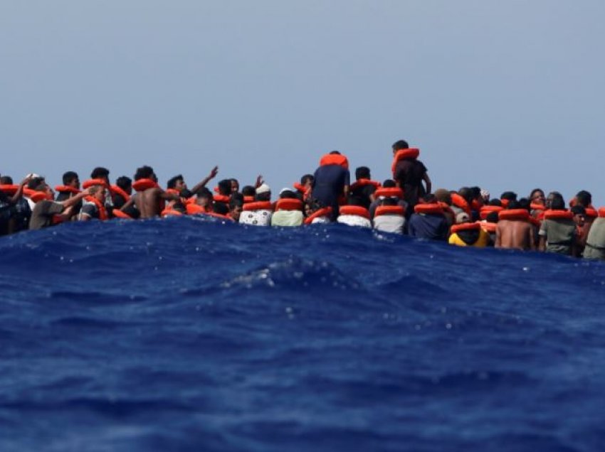 Autoritetet e Francës shpëtojnë 126 emigrantë