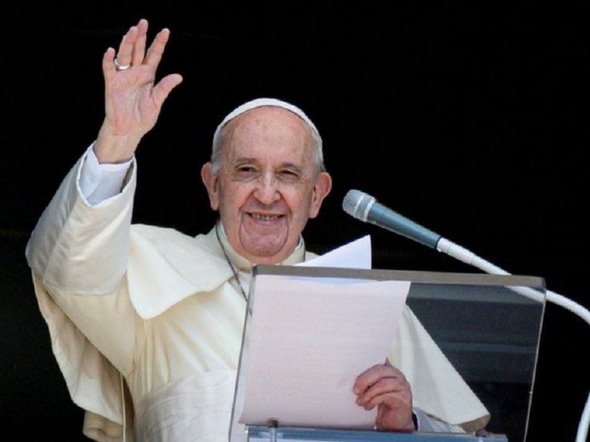 Papa Francesku do të takohet me kryeministrin hungarez për emigrantët