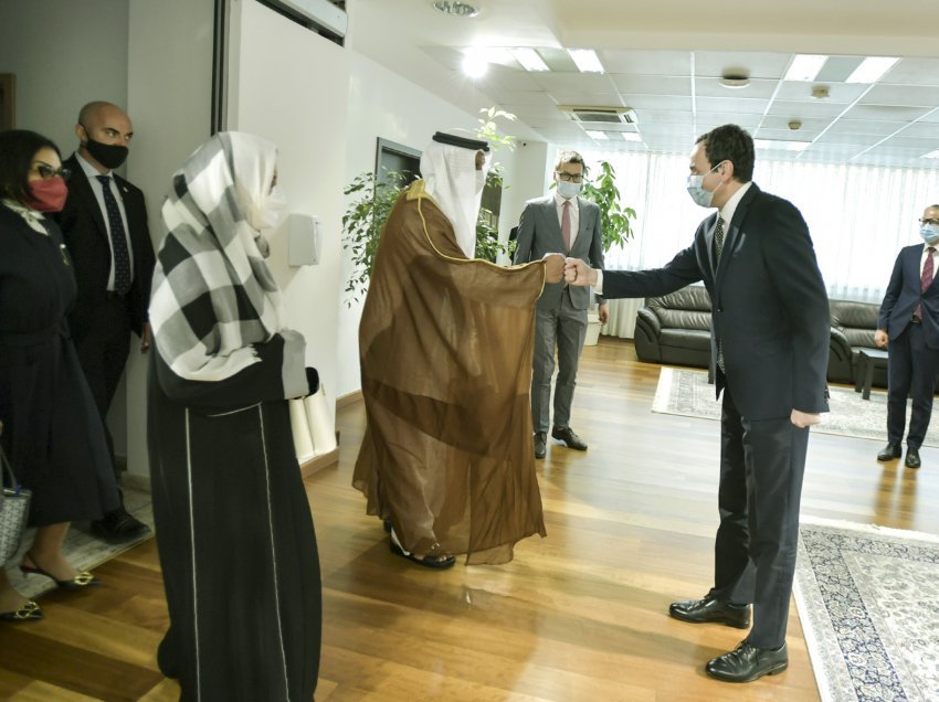 Kryeministri Kurti priti në takim delegacionin nga Emiratet e Bashkuara Arabe