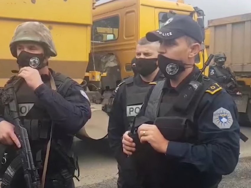 “Protestën nuk ua ndalojmë…”, polici i Kosovës u flet shqip protestuesve serbë