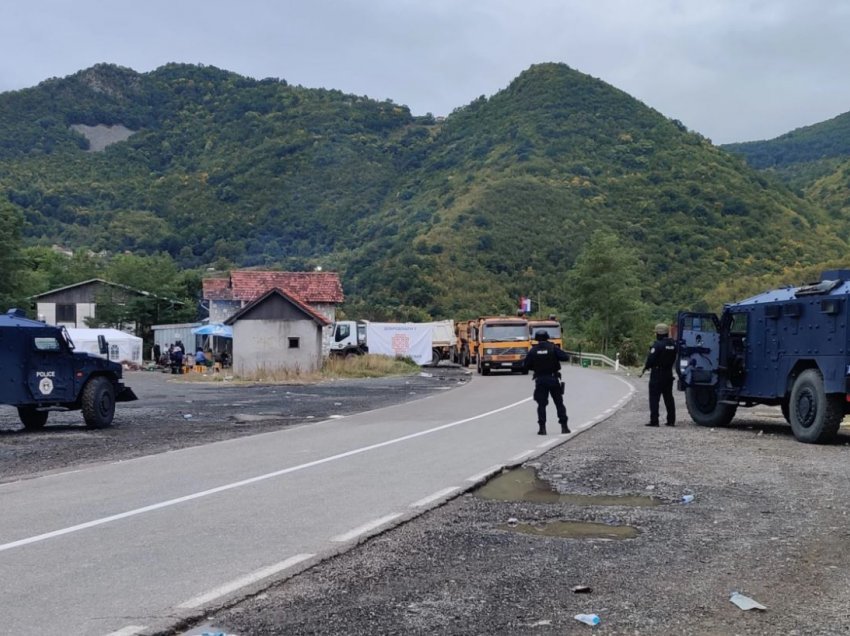 Vazhdon bllokimi i rrugës afër pikës kufitare në Jarinjë